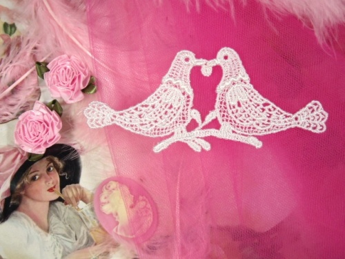 L52  White Love Birds Venise Lace  Applique 4.75"