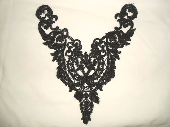 F25  Black Yoke Collar Venise Lace Applique 10"