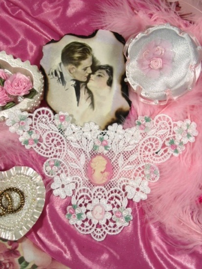 VG14   White Pink Venise Lace  Cameo  Applique 6.75"