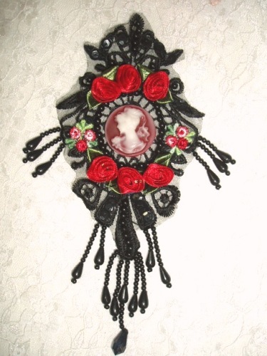 VG27  Black Red Venise Lace Cameo Applique 7.5"