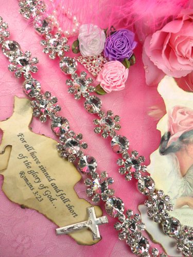 XR97 Floating Flower Rhinestone Trim 7/8"