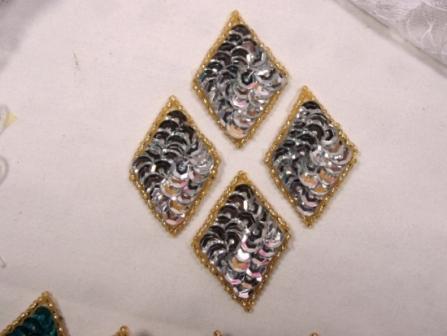 0271  Set of 4 Silver & Gold Diamond Sequin Beaded Appliques 1.5"