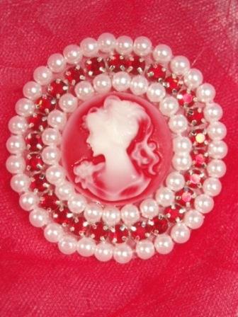 0284  Red & White Rhinestone Victorian Cameo Beaded Applique 2.25"