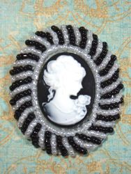 0383  Black White Victorian Cameo Beaded Applique 2