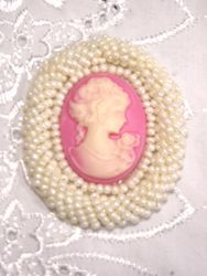 0383  Ivory Pink Victorian Cameo Beaded Applique 2"
