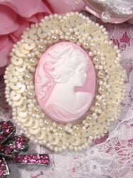 0389  Ivory  Pink Victorian Cameo Sequin Beaded Applique 2.5"
