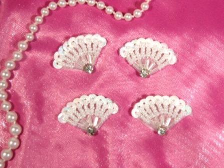 T8622  Set of 4 White Victorian Fan Sequin Beaded Appliques