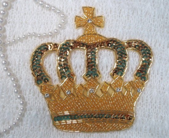 0007 Gold Crown Sequin Beaded Applique