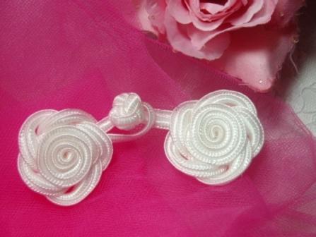 0250  White Frog Button Closure 3.75"