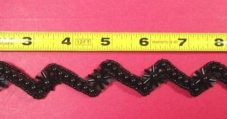 T8880  Black Zigzag Beaded Sewing Trim 1"