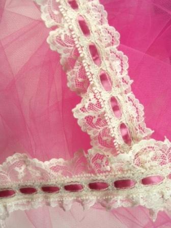 C109  Ivory Mauve Ruffled Lace Satin Trim 2"