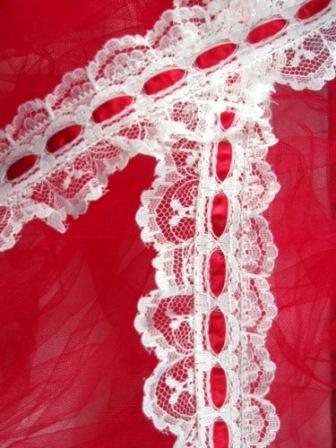 C109  White Red Ruffled Lace Satin Trim 2"
