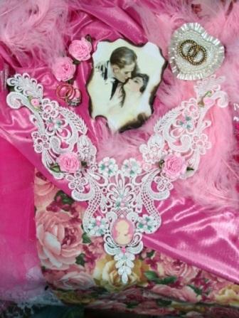 VG11  White Pink Venise Lace Cameo Collar Applique 10"