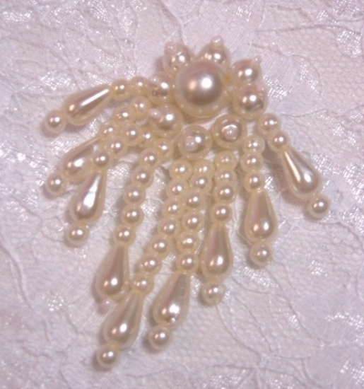 Ivory Dangle 2.25" Sequin Beaded Applique 0113