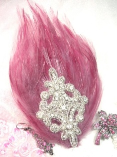 FB39 Mauve Rose  Feather Crystal Rhinestone Applique Brooch 7"