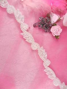 FS4439 Crystal AB Leaf and Pearl Vine Sequin Beaded Trim 5/8"