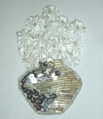 K50  Silver Flower Pot Vase Sequin Beaded Applique 3.75"