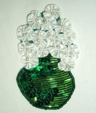 K50  Green Flower Pot Vase Sequin Beaded Applique 3.75"
