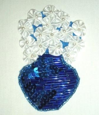 K50  Blue Flower Pot Vase Sequin Beaded Applique 3.75"