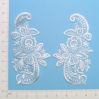 E245 White Venice Lace Mirror Pair Appliques 7"