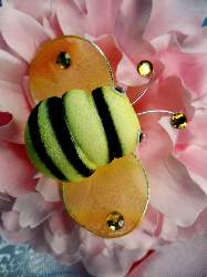 MR027 Yellow Organza Bumble Bee Embellishment 2.5"
