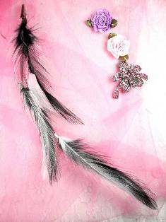 MR12745 Black White Feathers w/Alligator Clip