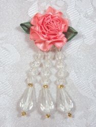 VD1  Peach Ivory Floral Dangle Beaded Applique 3"