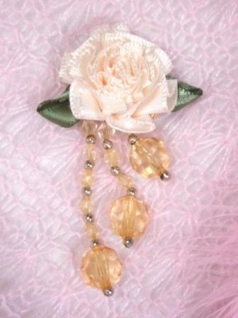 VD20  Ivory/Gold Floral Dangle Beaded Applique 2.5"