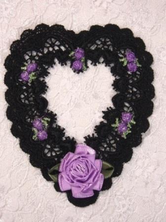 VG41  Black Lavender Picture Frame Venise Lace Heart Applique 4.5"