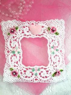 VG49 White Pink Venise Lace Picture Frame Applique 4"