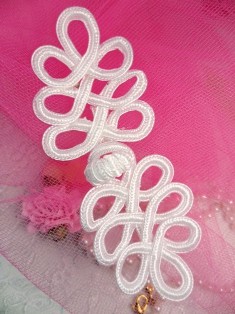 W43 White Frog Button Closure 4.25"