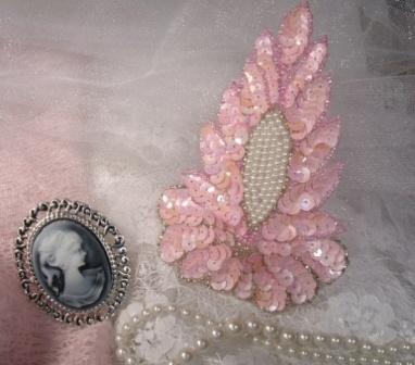 K8759  Pink Victorian Pearl 5.5" Sequin Beaded Applique