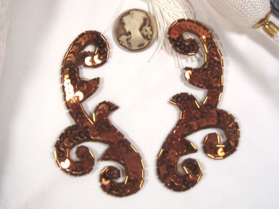 0050 Bronze Mirror Pair Sequin Beaded Appliques 4\