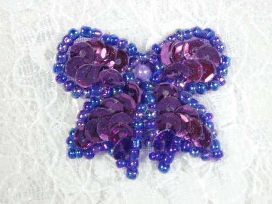 0185  Purple Wine Bow Sequin Beaded Applique 1.25