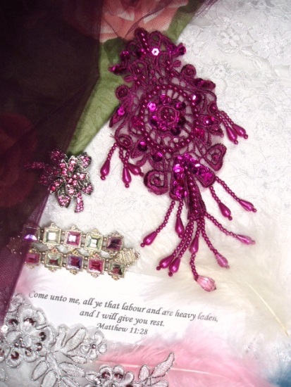 0204 Fuchsia Venise Lace Sequin Beaded Applique 7.5