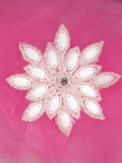 XR32  White Snowflake Beaded Applique 3\