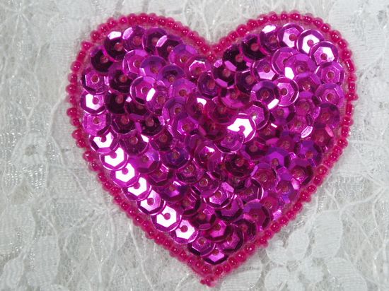 0363  Fuchsia Heart Beaded Sequin Applique 2