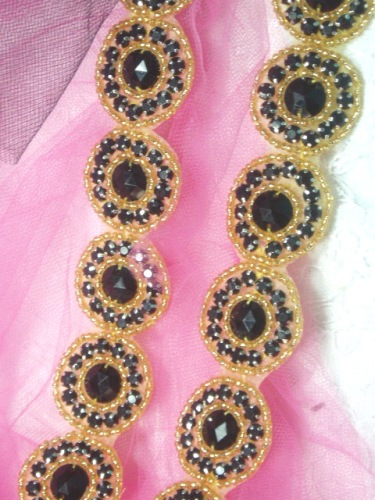 0379  Endless Circle Black Gold Round Beaded Trim 1.25