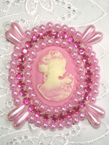 0388 Pink Victorian Cameo Pink Rhinestone Beaded Applique 2.75