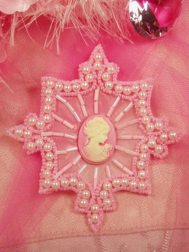 0394  Pink Pearl Cameo Beaded Applique 4