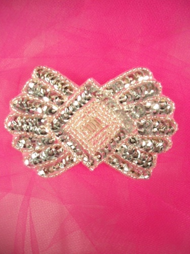 0431  Silver Bow Diamond Center Beaded Sequin Applique 3.5\