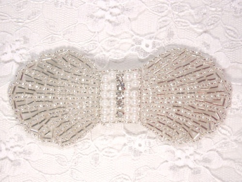 0434 Silver Pearl Rhinestone Bow Beaded Applique 4.5\