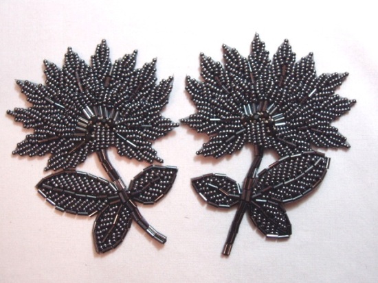K8273  Gunmetal Floral Mirror Pair Beaded Appliques 3.5\