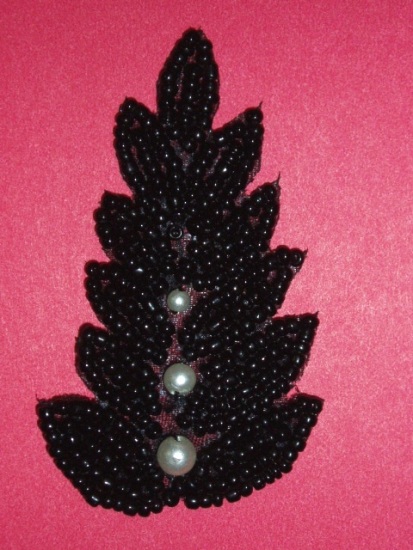 K1397  Black Pearl Leaf Beaded Applique 2.5