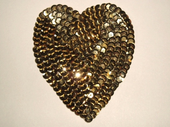 K8395   Gold Heart  Sequin Applique 3.5