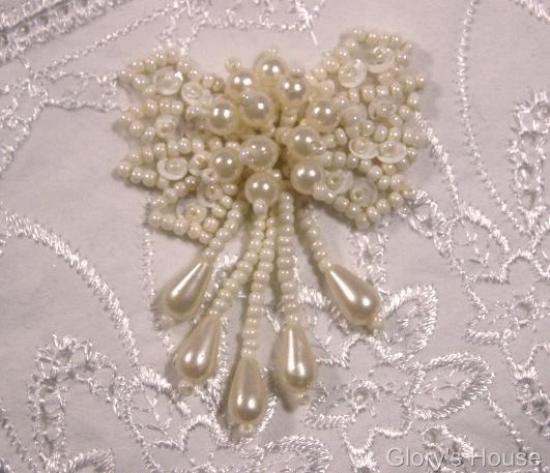 0036 Ivory Bow 2\ Sequin Beaded Applique  0036