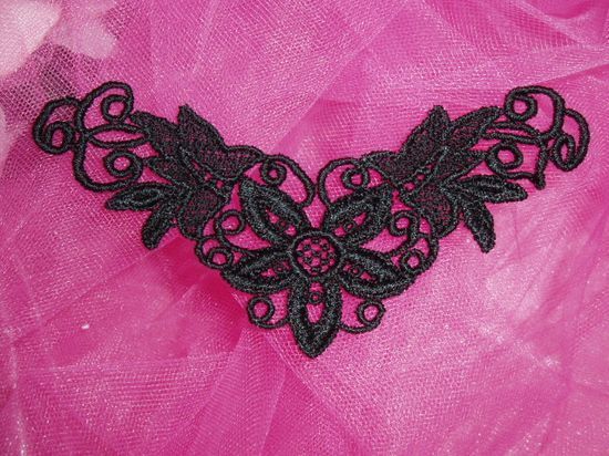 F23  Black Yoke Collar Venise Lace Applique 5.5\