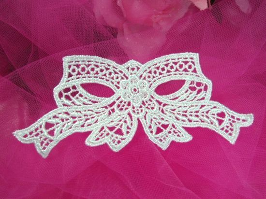 F3  White Venise Lace Victorian Bow  Applique 5.5