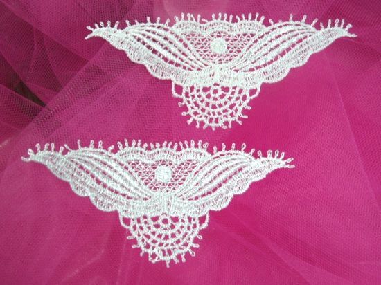 F5 Set of 2 White Venise Lace Corner Appliques 4\