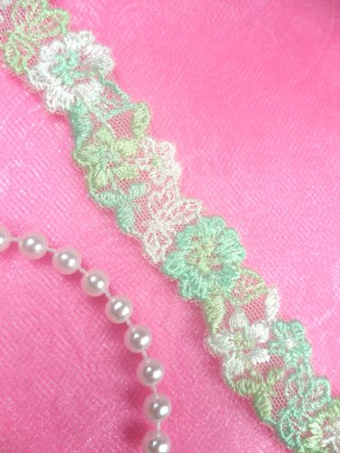 BL11 Green White Floral Venice Lace Flower Trim .75